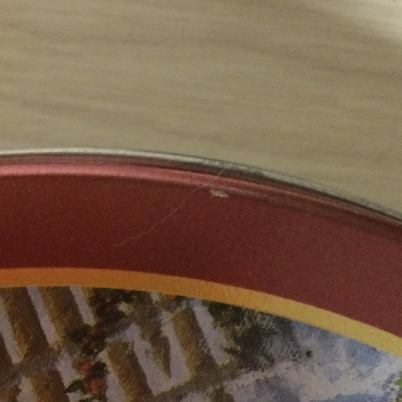 Fiji's Holiday Cookie Tin, Nicky Boehmel artist, 2010, 16 oz 7.25" x 2.75" - Picture 6 of 7